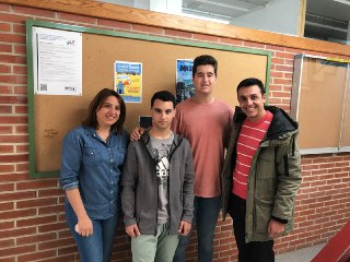 Laura y Lucía, corresponsales del IES Valle de Leiva de Alhama de Murcia